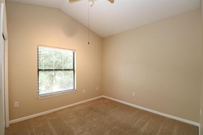 Building Photo - 104 Laurel Wood Way