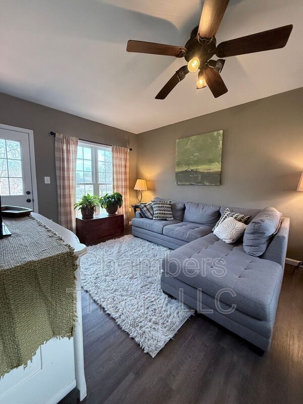 Building Photo - 16 Honeybee Ave