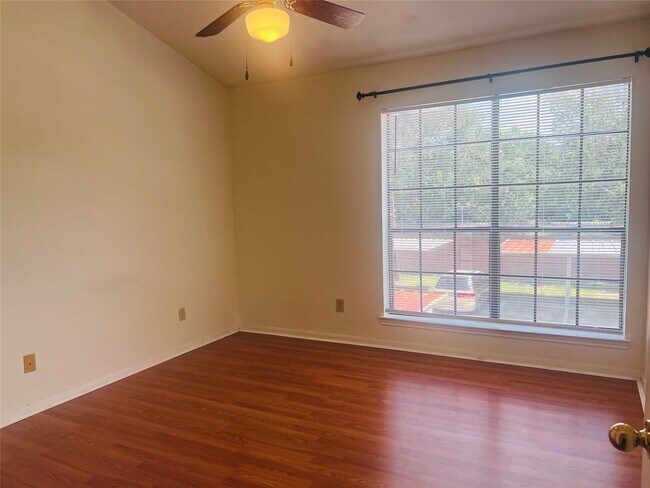Building Photo - 2121 El Paseo St