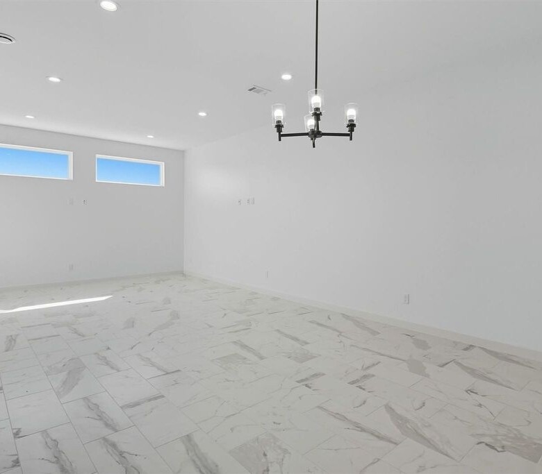 Building Photo - 2921 El Fenice Ln