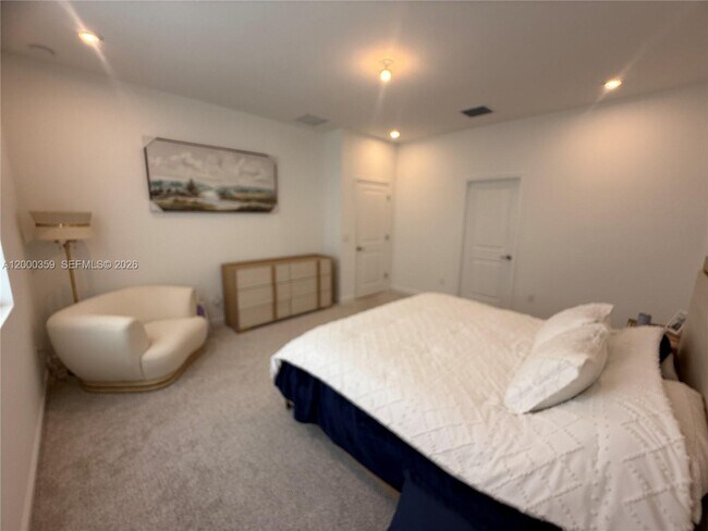 Building Photo - 10503 SW Orana Dr