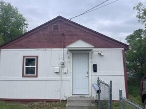 Building Photo - 1106 5th Ave S