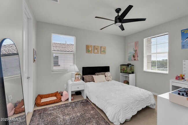 Building Photo - 9418 E Theia Dr