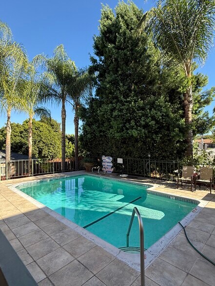 Building Photo - 14850 Hesby St