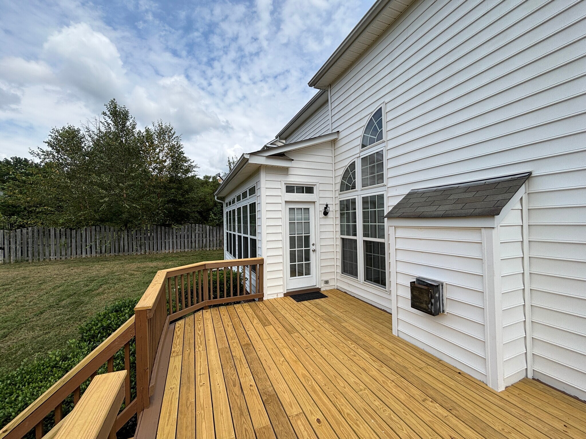 Building Photo - 15938 Wayland Dr