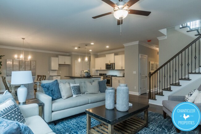 Building Photo - 2527 Reynolds Dr