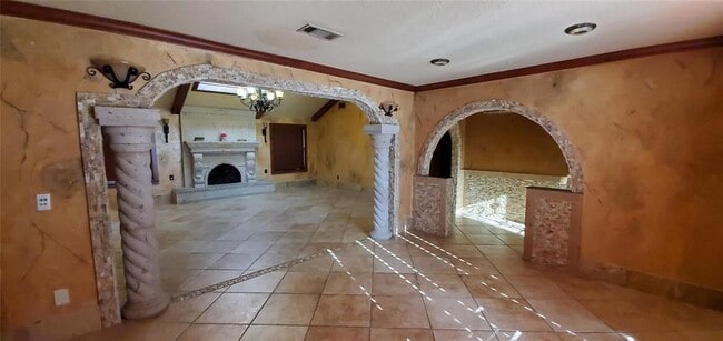 Building Photo - 4323 Colombia Dr