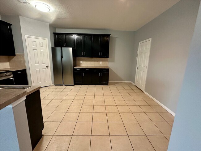 Building Photo - 12511 Silver Cup