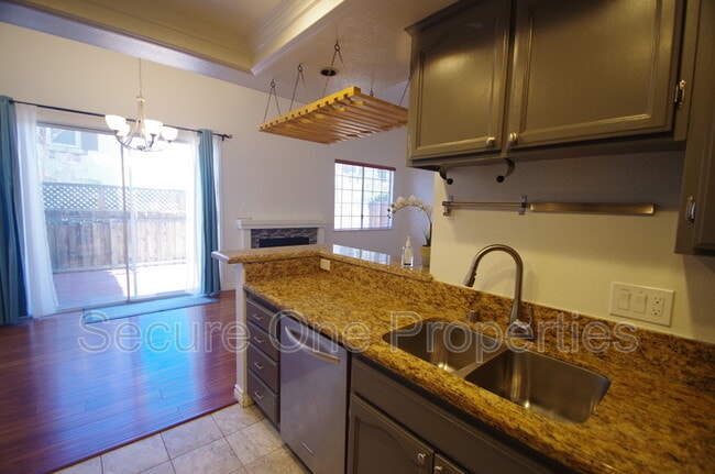 Building Photo - 235 Hill Ranch Dr