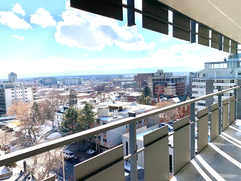 SW views, large decks - 790 N Washington St