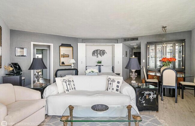 Building Photo - 2800 N Flagler Dr