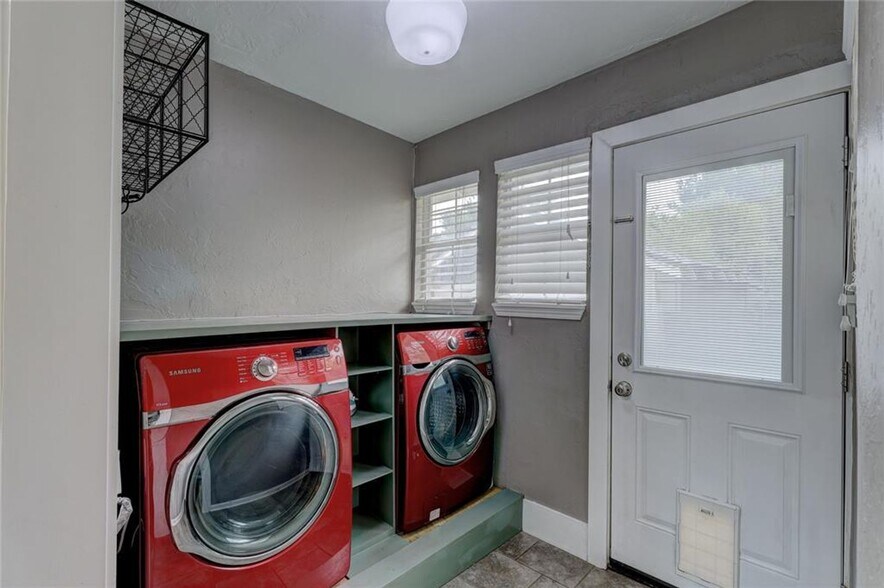 Building Photo - 2208 NW 16th St