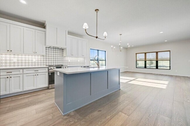 Building Photo - 16649 Garnett St