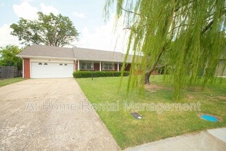 Building Photo - 5105 S Kingston Ave