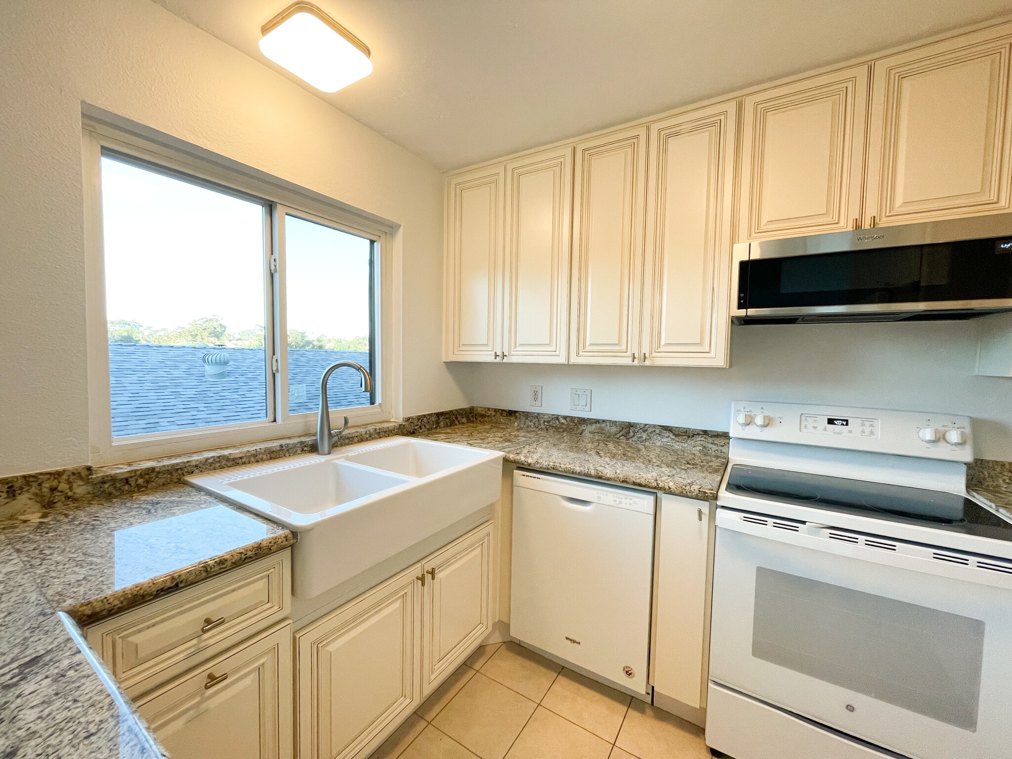 Building Photo - 4242 6th Ave