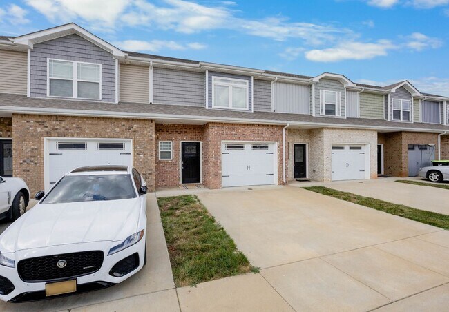 Building Photo - 326 Fallow Cir