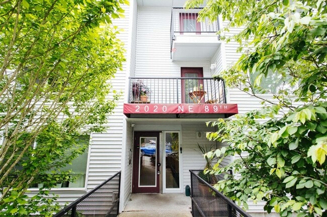 Building Photo - Maple Leaf Residences