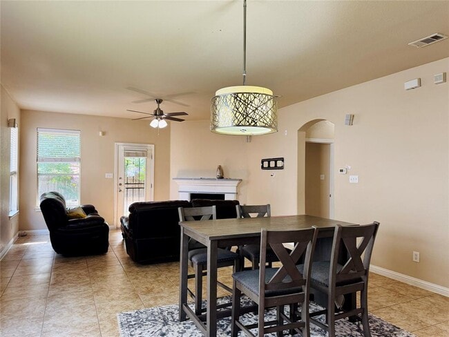 Building Photo - 205 Saddle Ridge Dr