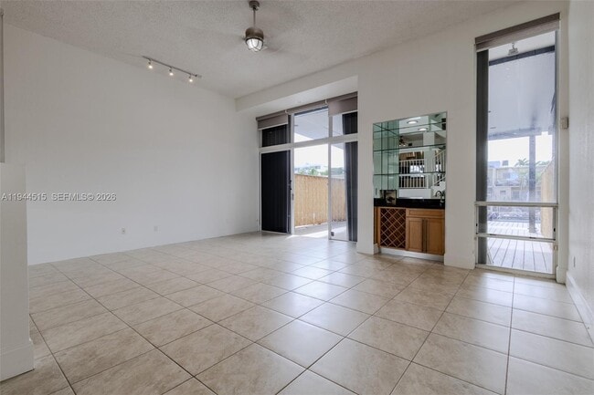 Building Photo - 3920 NE 168th St