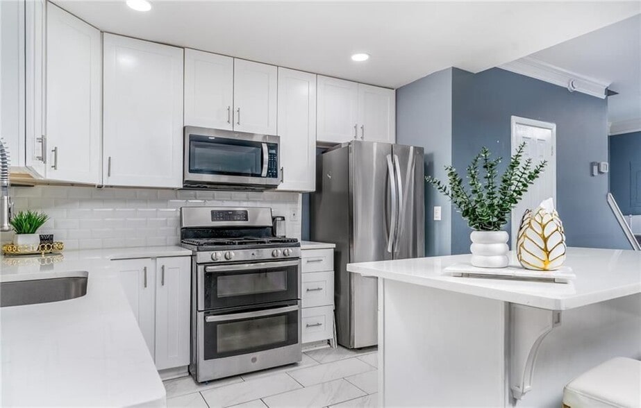 Building Photo - 3539 Mt Vernon Cir