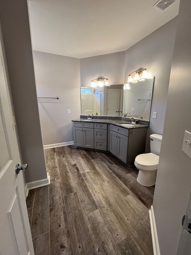 Building Photo - 3 Bedroom home with water views!