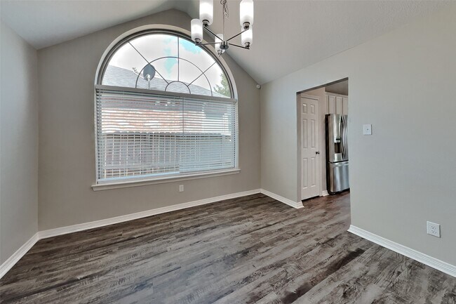 Building Photo - 8227 Sports Haven Dr
