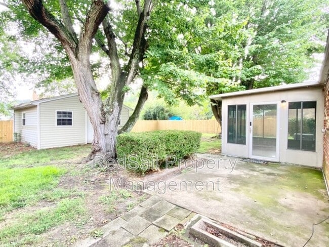 Building Photo - 504 Beech Dr