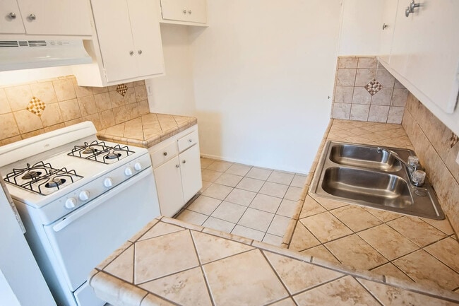 Interior Photo - lan8145