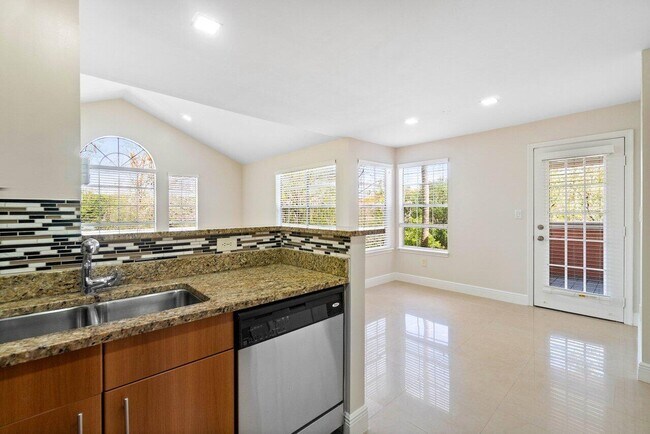 Building Photo - 1165 Crystal Way