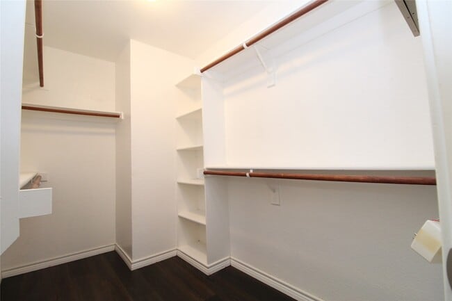 Building Photo - 15195 Shellwood Ln