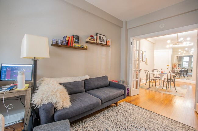 Building Photo - Lovely 1 BR/1 BA Condo in Dupont Circle!