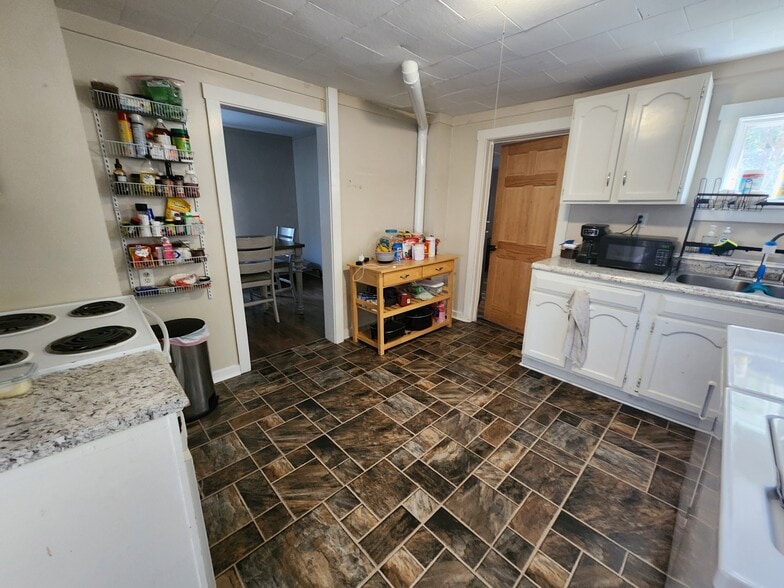 Building Photo - 40 Getchell St