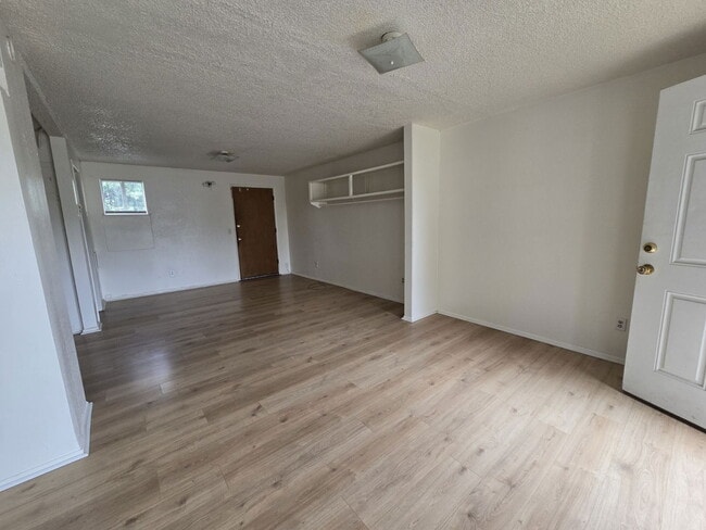 Building Photo - 130 Rose Ave