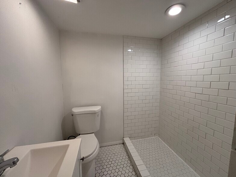 Building Photo - 1103 Stone St