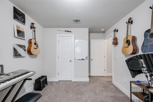 Building Photo - 7405 Buchholz St