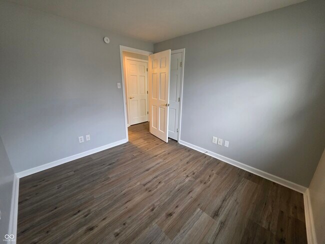 Building Photo - 1936 Heather Ct