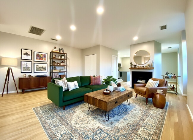 Building Photo - 151 W Brookline St