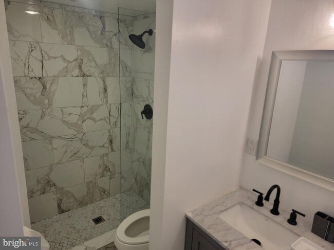 Building Photo - 401 S Ann St