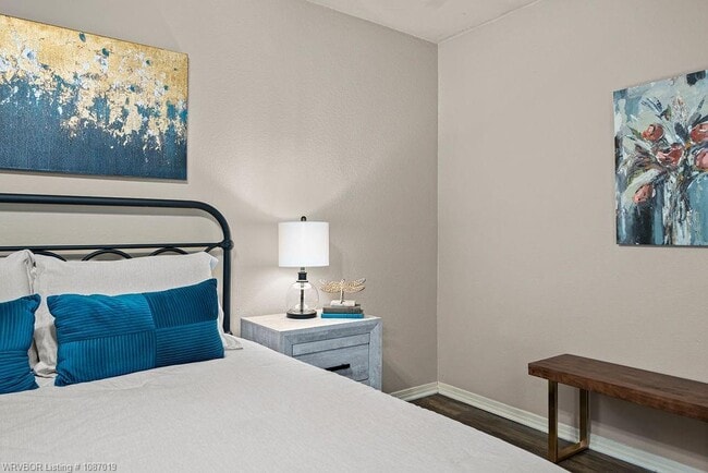 Building Photo - 5017-5019 S 28th St