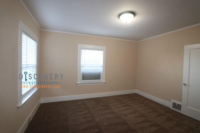 Building Photo - 4640 Park Blvd