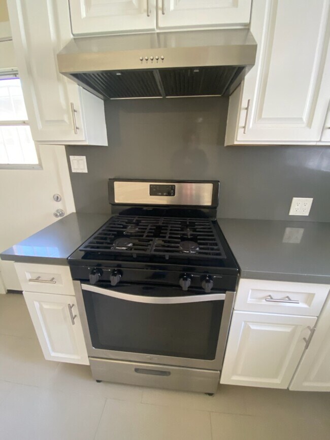 Building Photo - 13428 Friar St