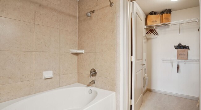 Building Photo - Big Layout Energy