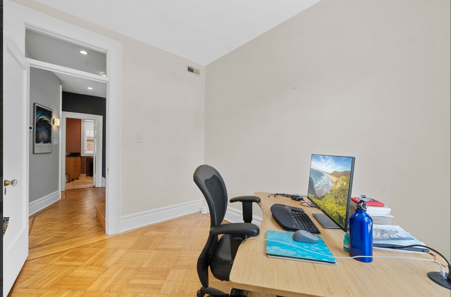 Building Photo - 2332 19th St NW