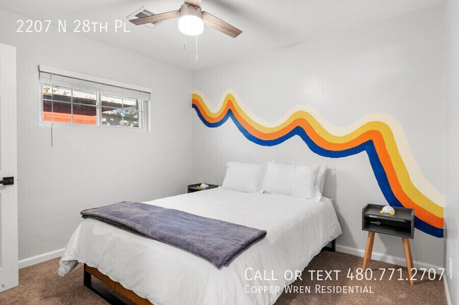 Building Photo - 2207 N 28th Pl