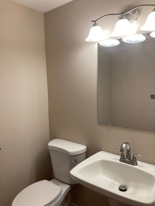 Building Photo - 8525 S Spring Valley Park Dr