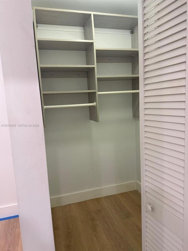 Building Photo - 765 W 70 Pl