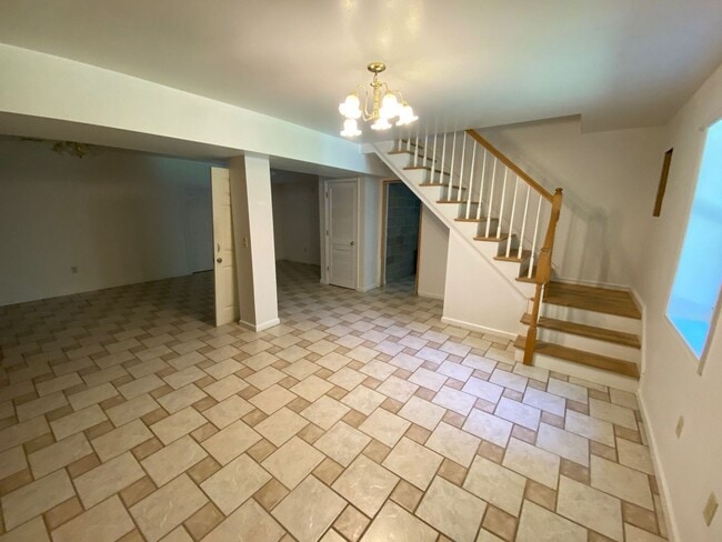 Building Photo - Three Bedroom Two Bathroom Home available in Blacksburg