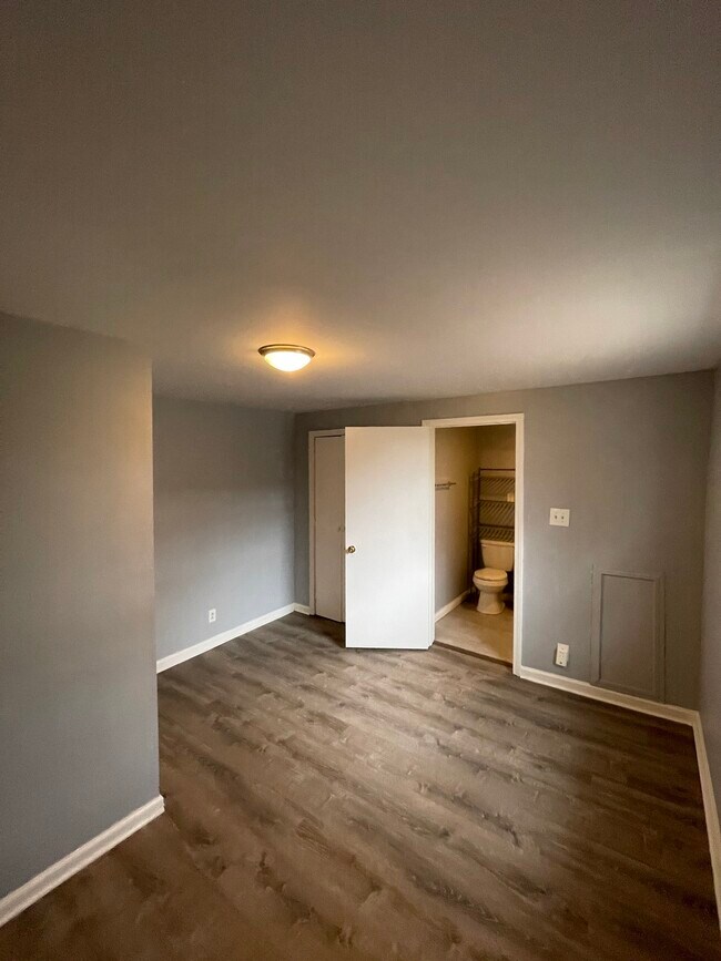 Building Photo - 1 Dequincy St