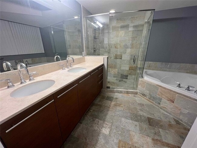 Building Photo - 2641 N Flamingo Rd