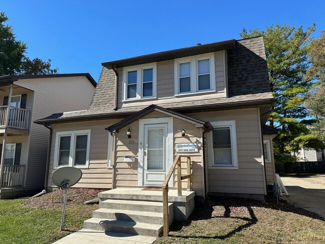 Building Photo - 1516 1st St